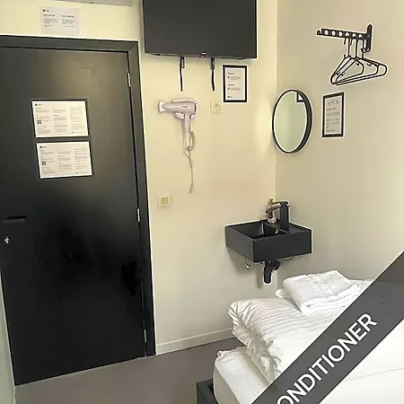 Hotel Bed Pepin